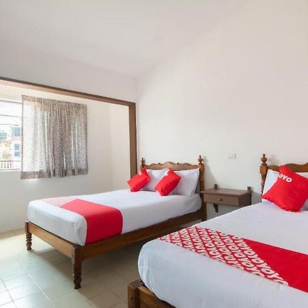 Oyo Hotel El Arabe, Ксалапа Екстериор снимка