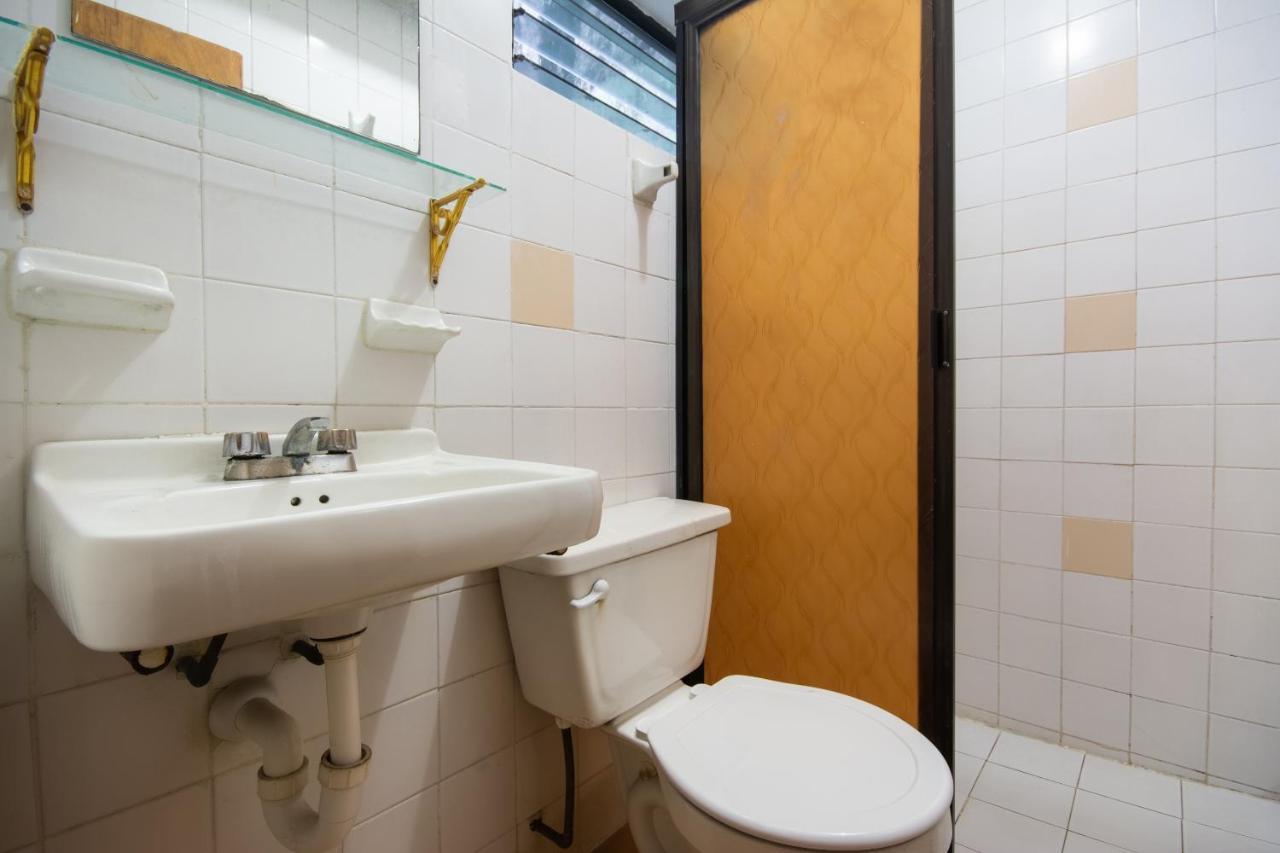 Oyo Hotel El Arabe, Ксалапа Екстериор снимка