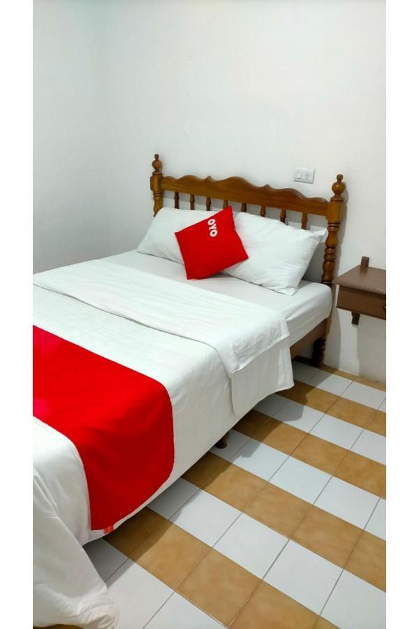 Oyo Hotel El Arabe, Ксалапа Екстериор снимка