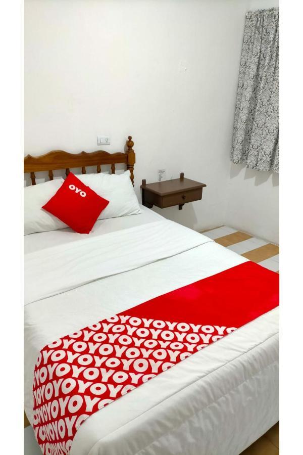 Oyo Hotel El Arabe, Ксалапа Екстериор снимка